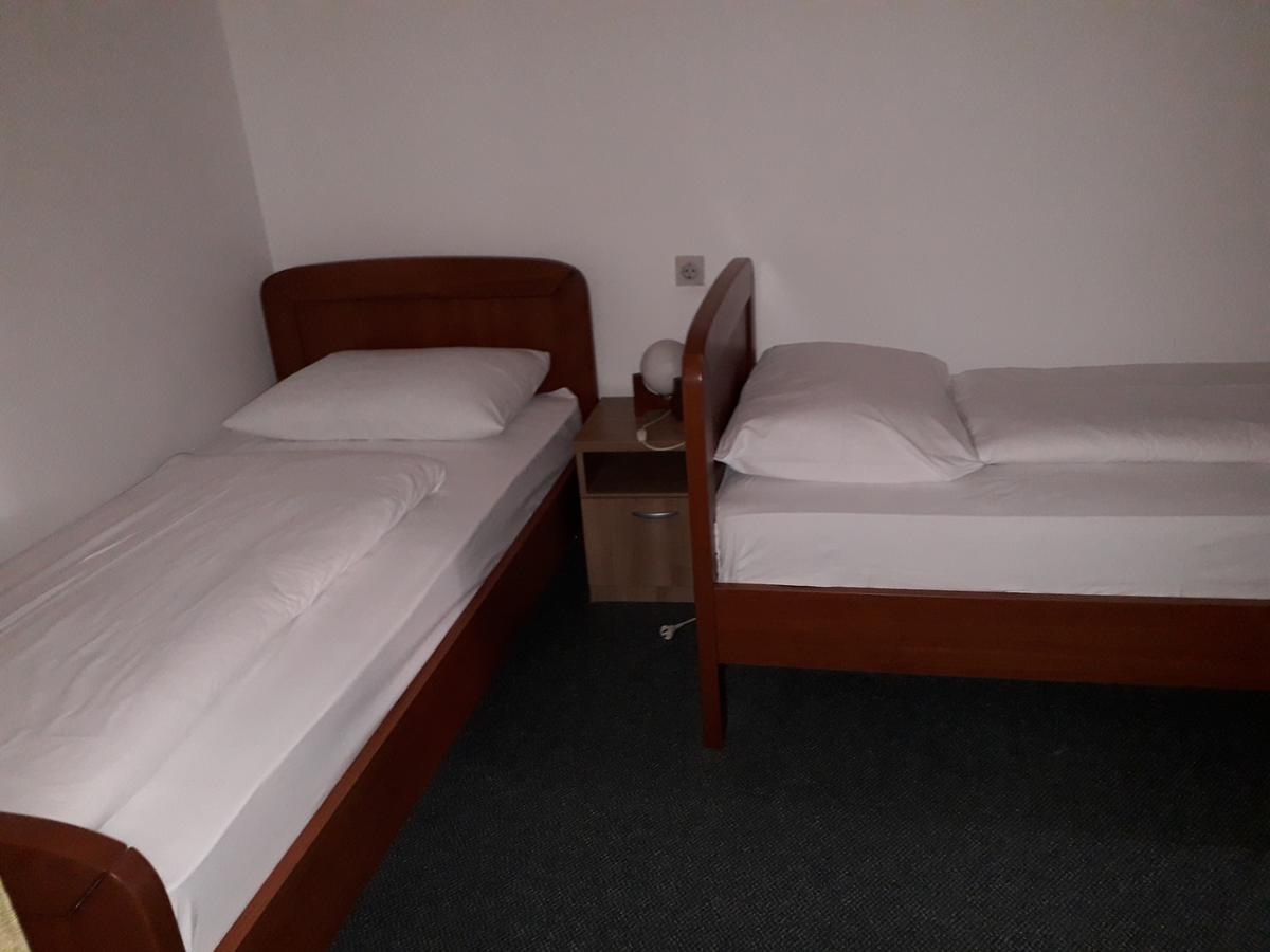 Apartments And Rooms Haludovo - Ribarsko Selo Malinska Extérieur photo