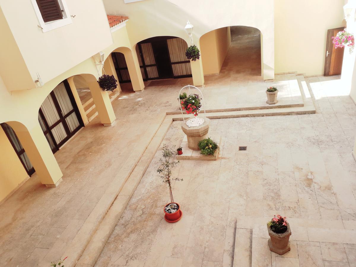 Apartments And Rooms Haludovo - Ribarsko Selo Malinska Extérieur photo